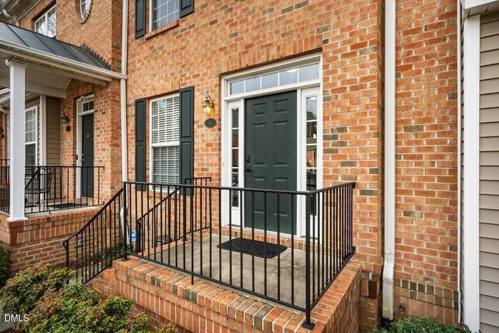 18 Scottish Ln, Durham, NC 27707