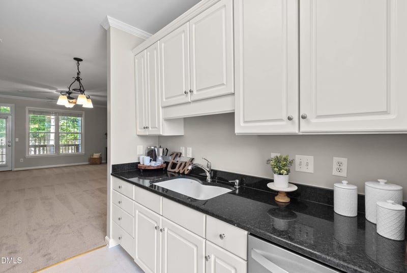 18 Scottish Ln, Durham, NC 27707