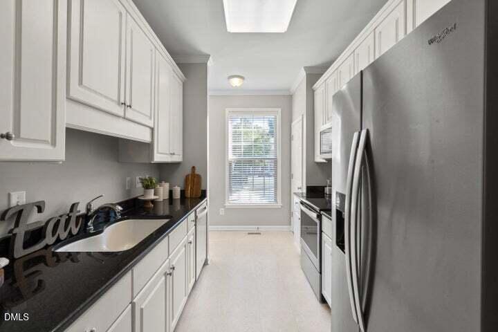 18 Scottish Ln, Durham, NC 27707