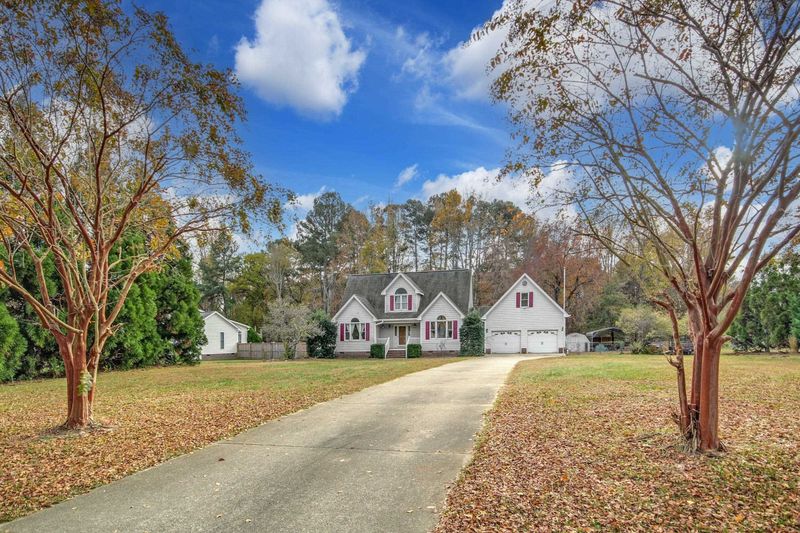 18 Seven Oaks Dr, Clayton, NC 27520