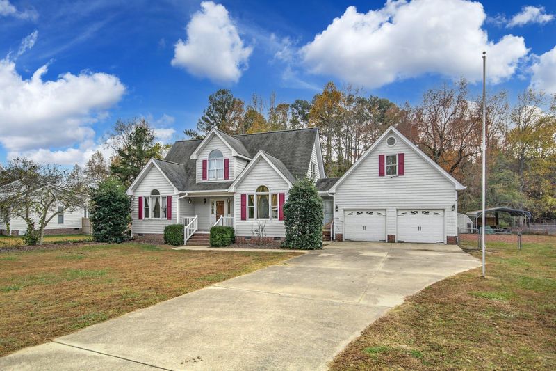 18 Seven Oaks Dr, Clayton, NC 27520