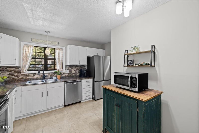18 Willow Bridge Dr, Durham, NC 27707