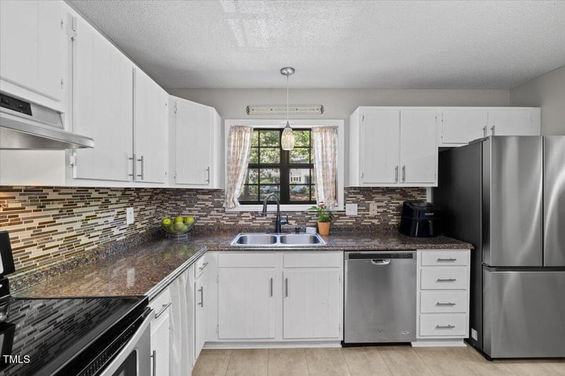 18 Willow Bridge Dr, Durham, NC 27707