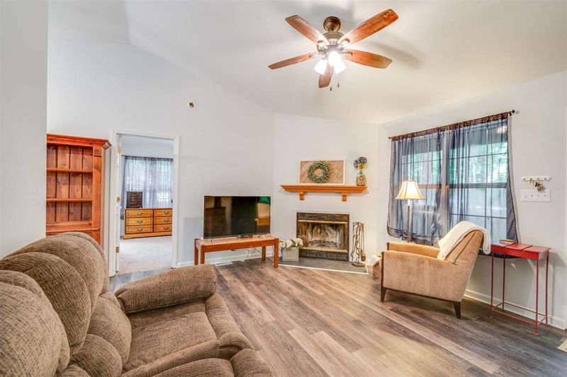 180 Bridges Ln, Youngsville, NC 27596