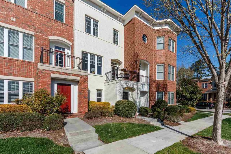 180 Finsbury St, Durham, NC 27703
