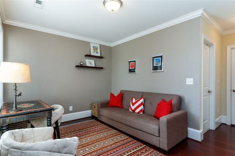180 Finsbury St, Durham, NC 27703
