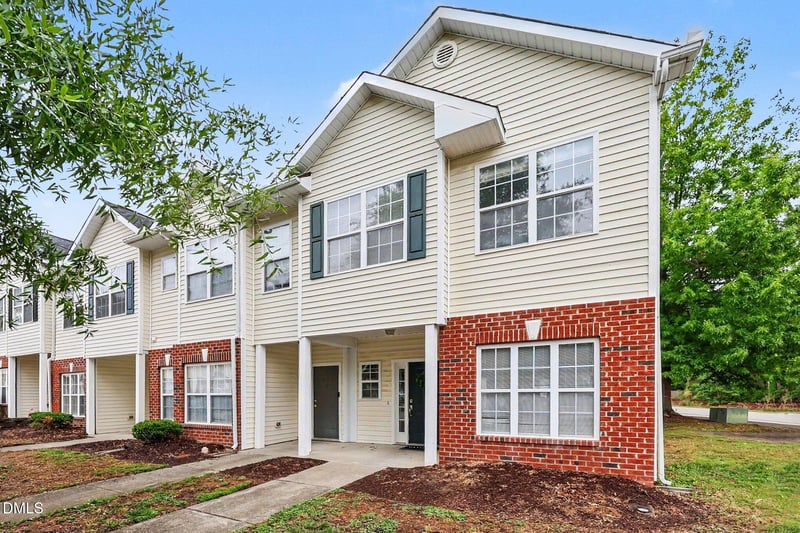 1800 Eagle Beach Ct, Raleigh, NC 27610