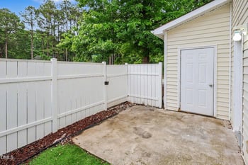 1800 Eagle Beach Ct, Raleigh, NC 27610