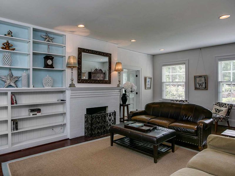 1800 Park Dr, Raleigh, NC 27605