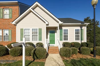 1800 Stroll Cir, Fuquay Varina, NC 27526