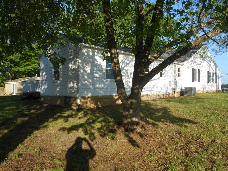 1801 Burlington Rd, Roxboro, NC 27573