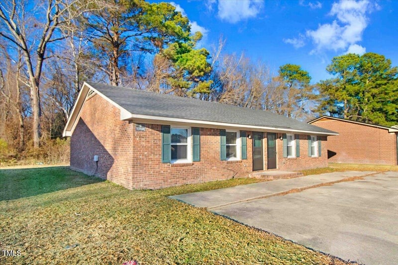 1801 Snowden Dr, Wilson, NC 27893