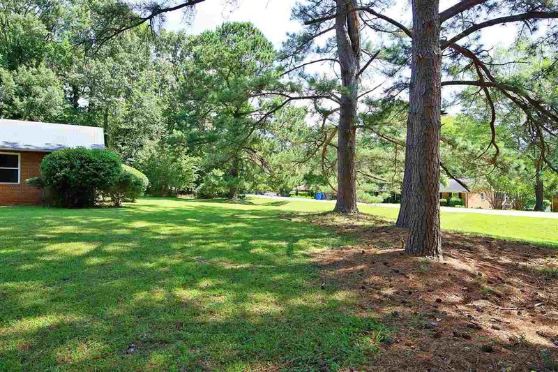 1802 Atterbury Ln, Durham, NC 27712