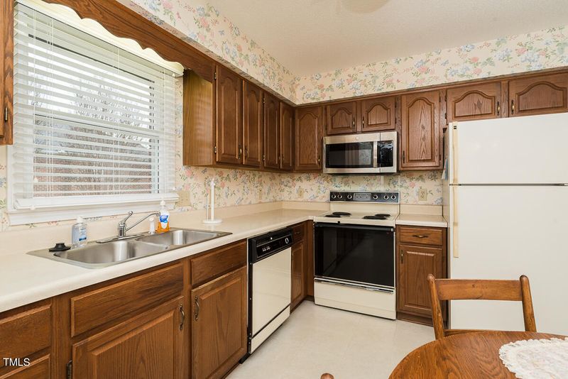 1802 Springmeadow Dr, Graham, NC 27253