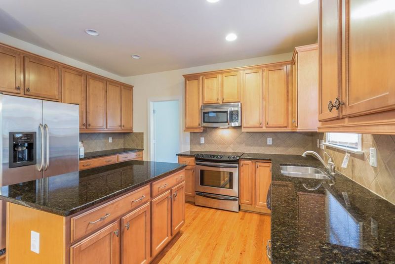 1803 Hemlock Hill Dr, Durham, NC 27703