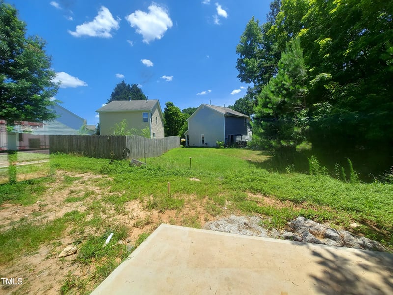 1804 Falls Landing Dr, Raleigh, NC 27614