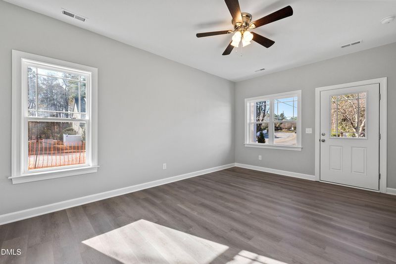 1804 Falls Landing Dr, Raleigh, NC 27614