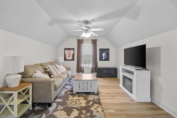 1804 Holloman Dr, Fayetteville, NC 28312