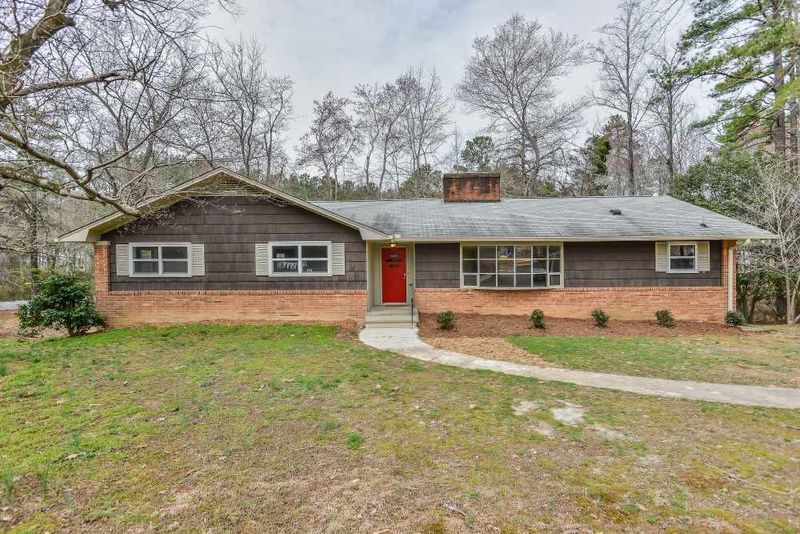 1804 Homestead Rd, Chapel Hill, NC 27516