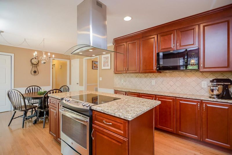 1804 Oak St, Apex, NC 27502