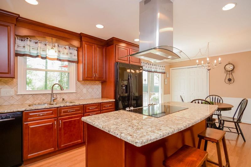1804 Oak St, Apex, NC 27502