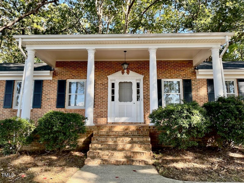 1804 Wall Hill Rd, Raleigh, NC 27604