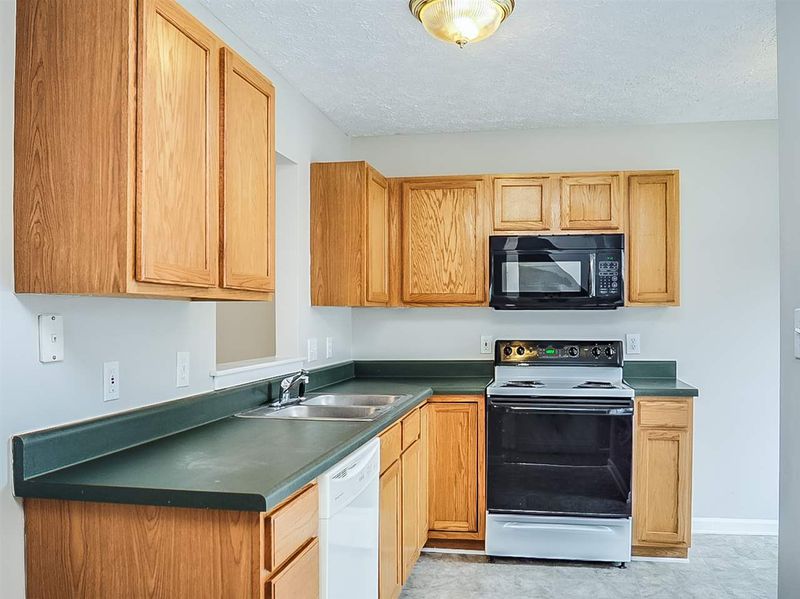 1805 Elkpark Dr, Raleigh, NC 27610