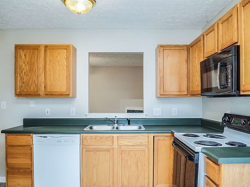 1805 Elkpark Dr, Raleigh, NC 27610