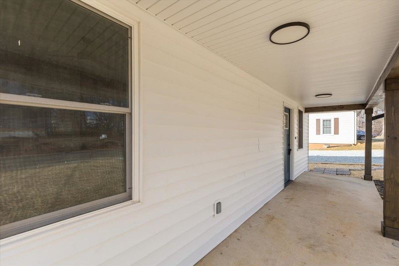 1805 Hicks Cir, Roxboro, NC 27573