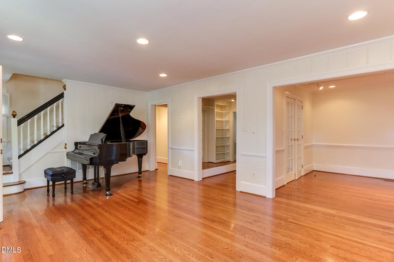 1805 Mcdonald Ln, Raleigh, NC 27608