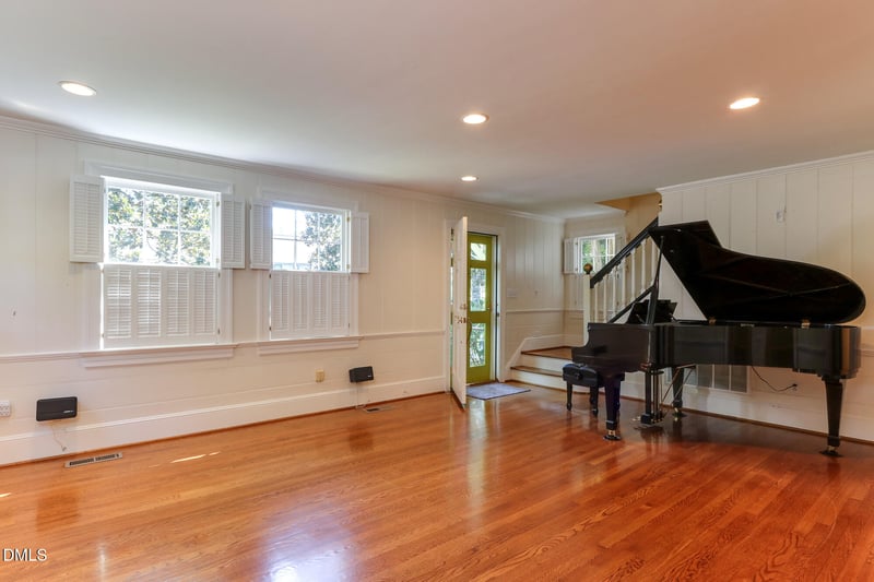 1805 Mcdonald Ln, Raleigh, NC 27608