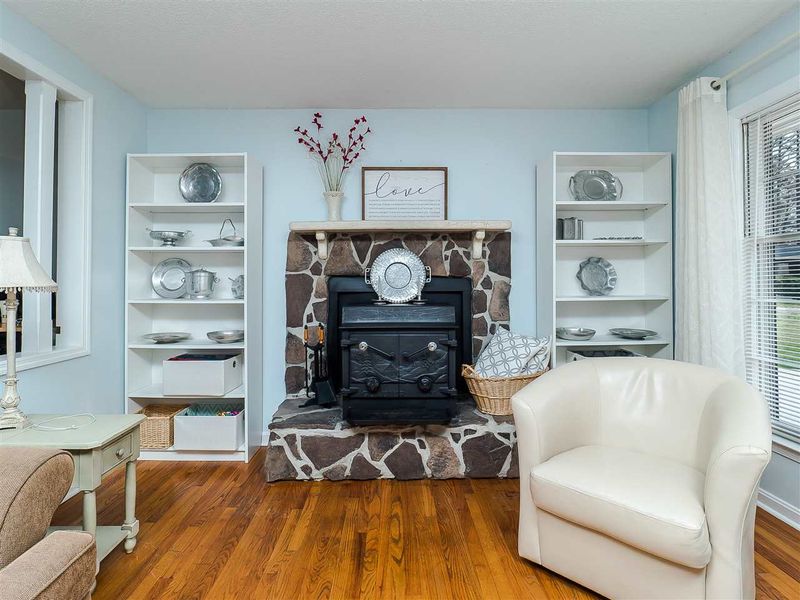 1805 Oak St, Apex, NC 27502