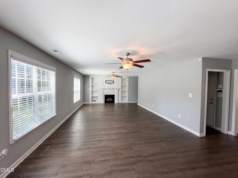 1805 Shady Knoll Ln, Fayetteville, NC 28314