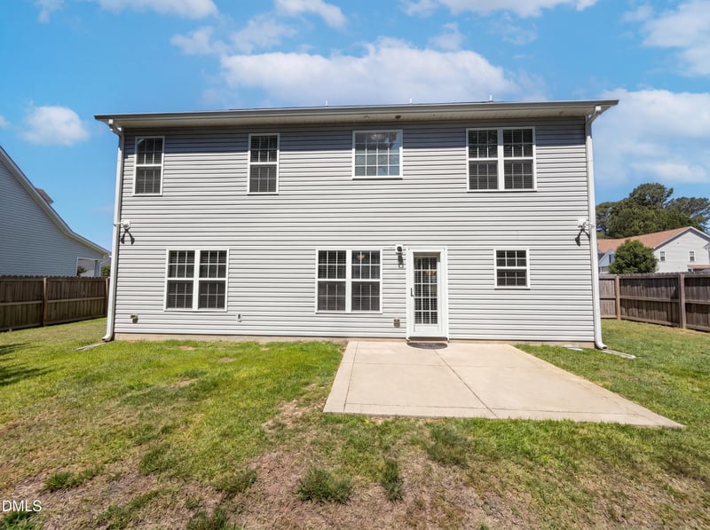 1805 Shady Knoll Ln, Fayetteville, NC 28314