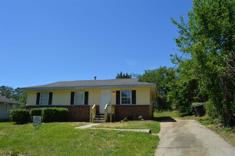 1805 Sunview St, Raleigh, NC 27610