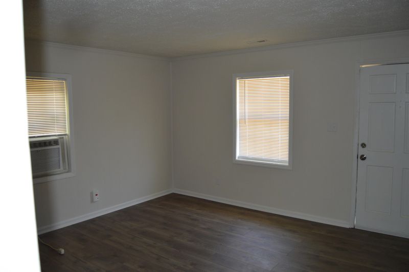 1805 Sunview St, Raleigh, NC 27610