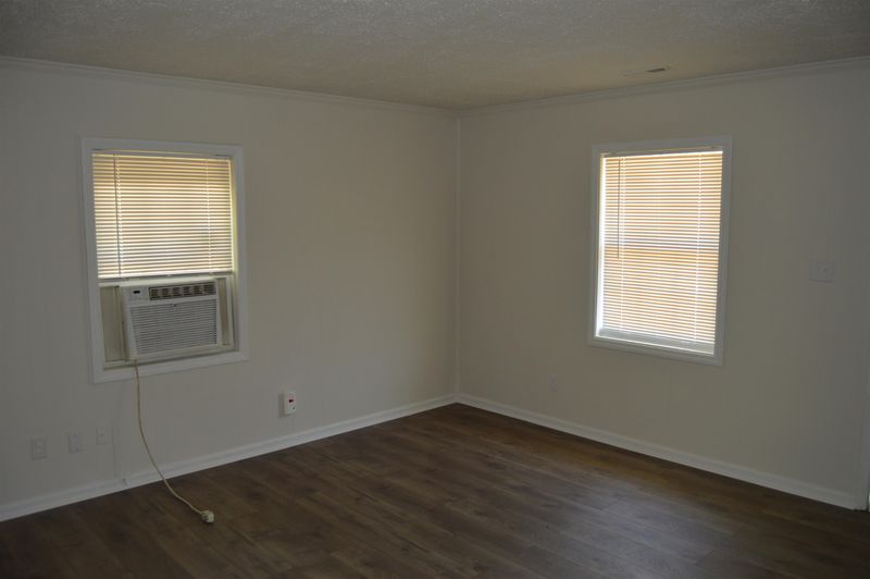 1805 Sunview St, Raleigh, NC 27610