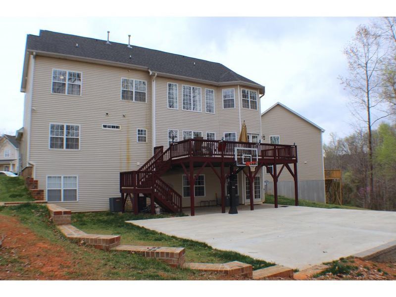 1806 Abernathy Trl, Burlington, NC 27215