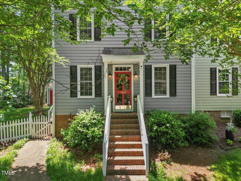 1806 Carrington Dr, Raleigh, NC 27615