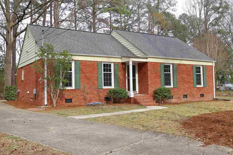 1806 Holly St, Apex, NC 27502