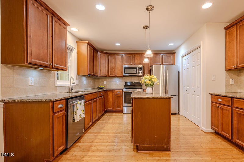 1806 Medfield Rd, Raleigh, NC 27607