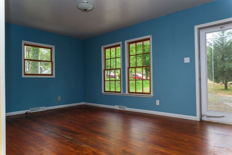 1806 Robinhood Rd, Durham, NC 27701