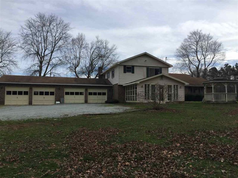 1806 Whitt Town Rd, Roxboro, NC 27574
