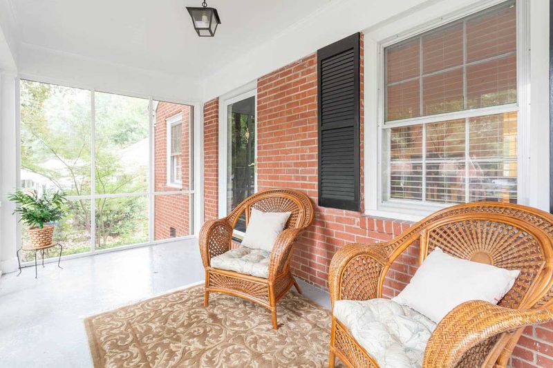 1807 Hillcrest Dr, Durham, NC 27705