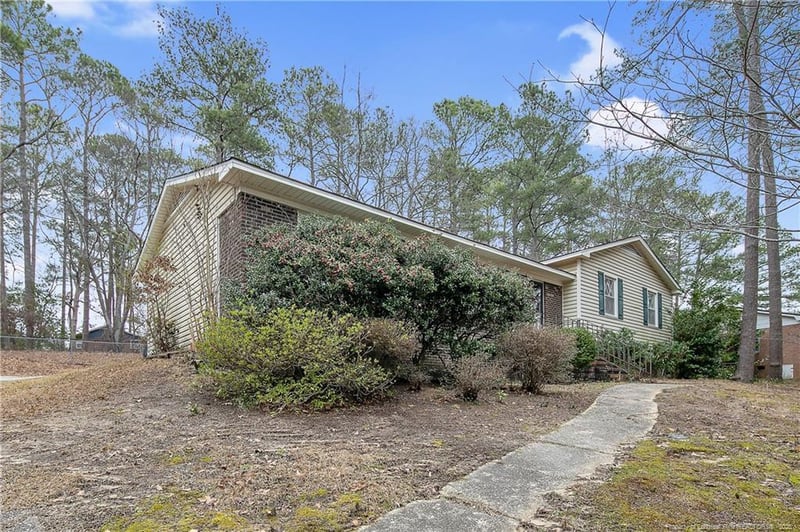 1807 Swann St, Fayetteville, NC 28303