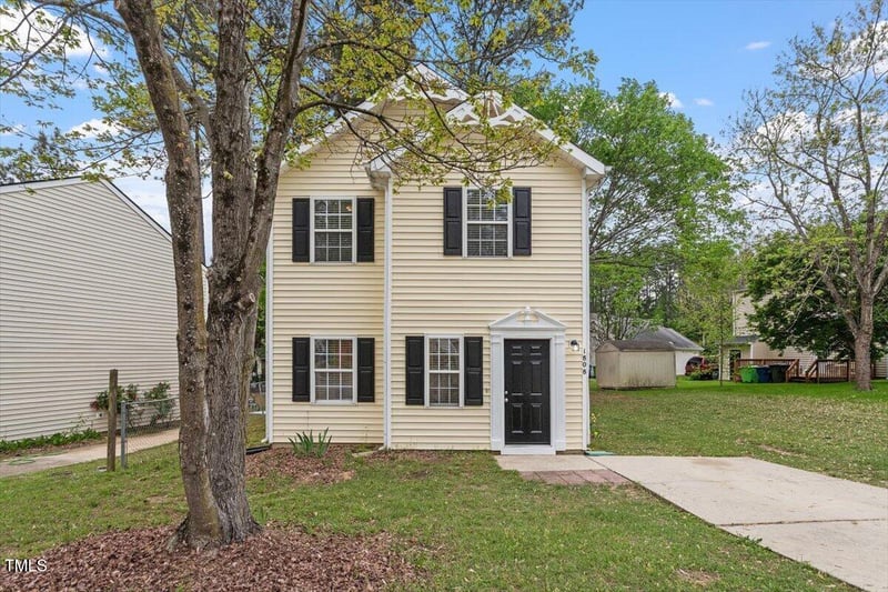 1808 Elkpark Dr, Raleigh, NC 27610