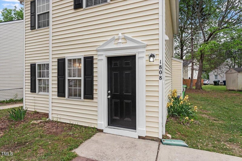 1808 Elkpark Dr, Raleigh, NC 27610