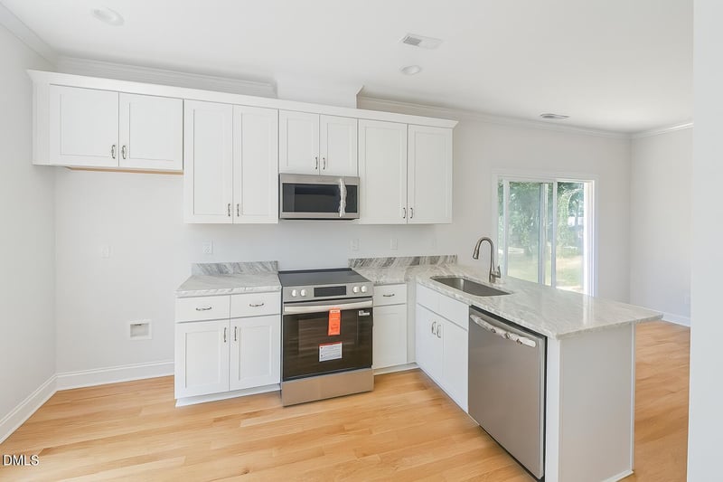1808 Falls Landing Dr, Raleigh, NC 27614