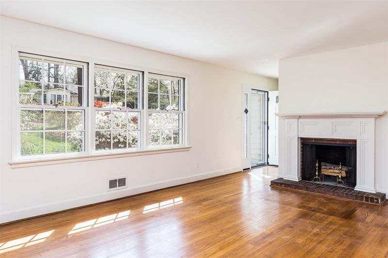 1808 Manuel St, Raleigh, NC 27612