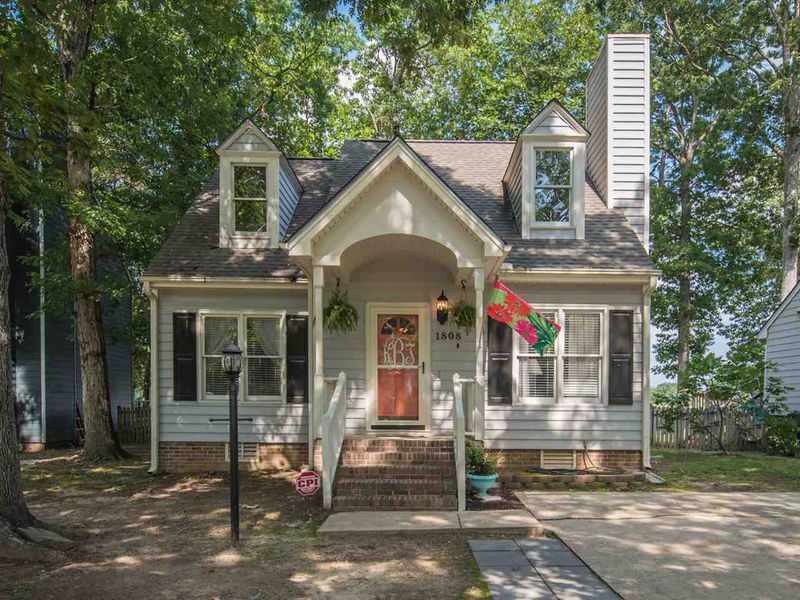 1808 Sagamore Ct, Raleigh, NC 27604